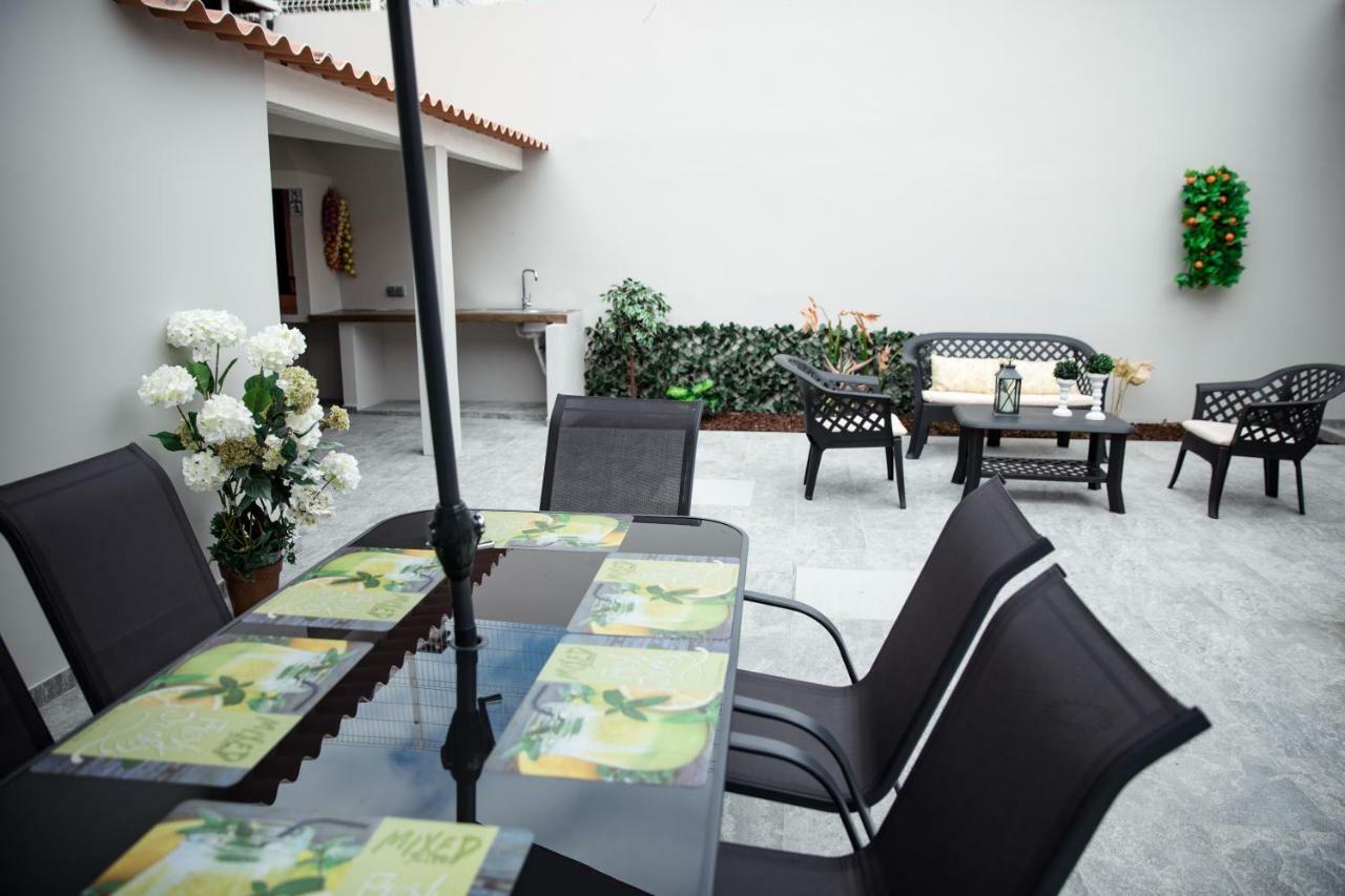 Seaside Azores Villa With Natural Pool, Terrace & Barbecue Capelas Bagian luar foto